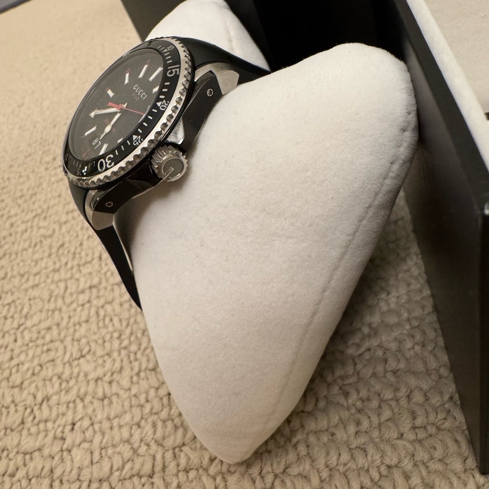 Gucci Black unisex Watch - Picture 3 of 8